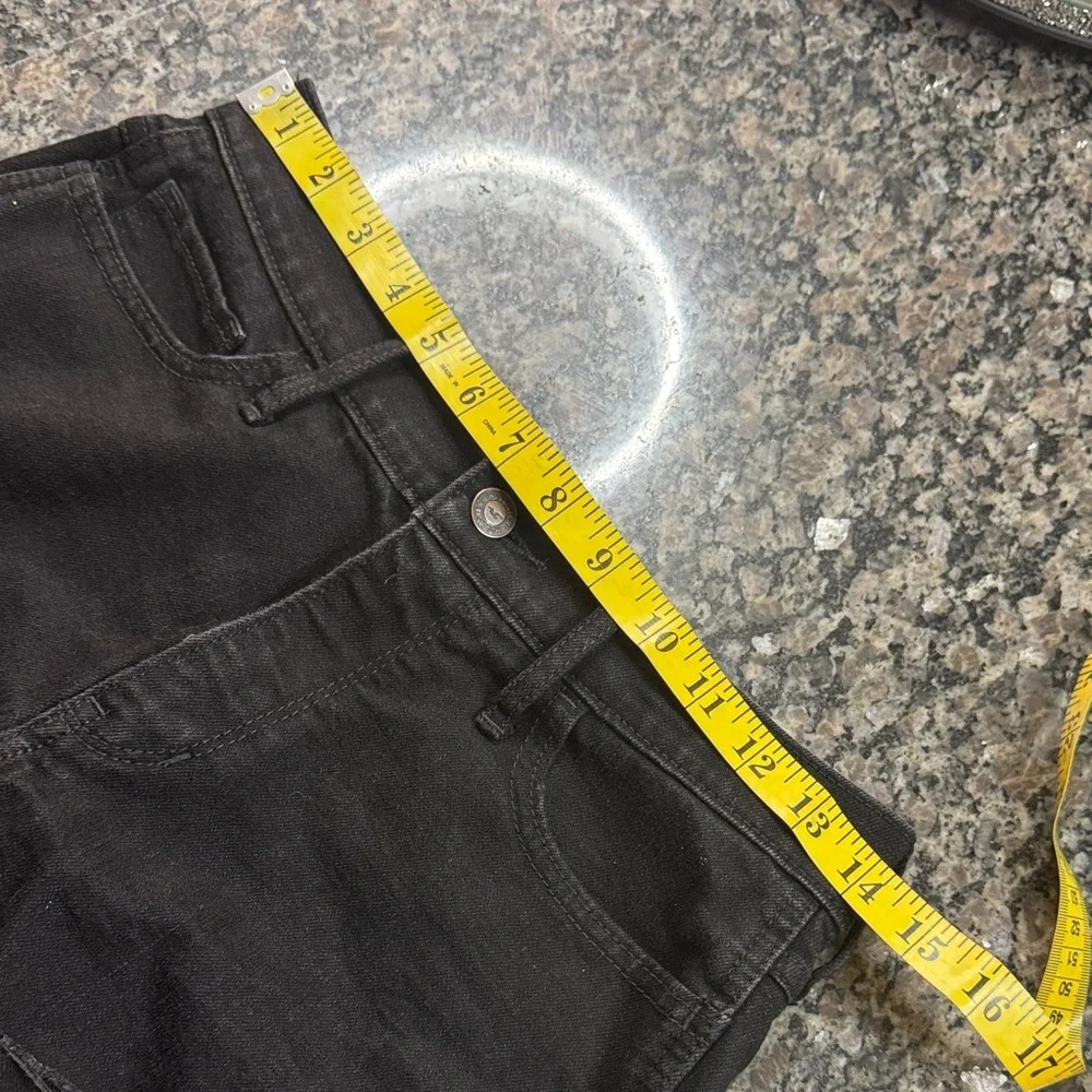 Hollister Black Denim short Jean Shorts EUC 7 / 28